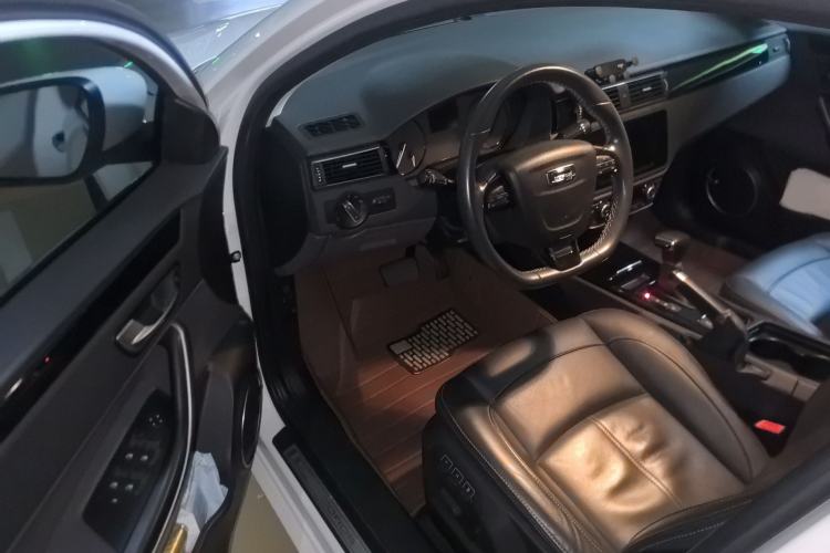 Used Qoros 3 2014 Sedan 1.6T Automatic ZhiZhen Model Driver Seat