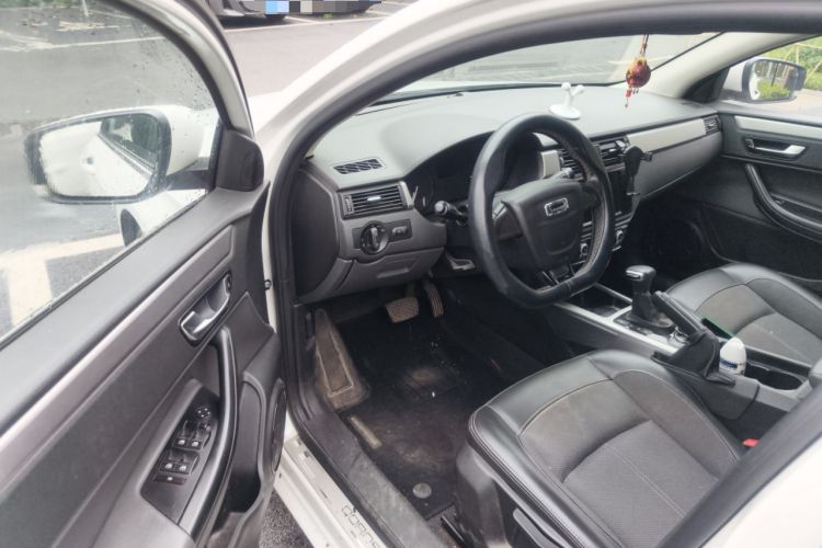 Used Qoros 3 2014 Sedan 1.6L Automatic Zhiyue Model Driver Seat