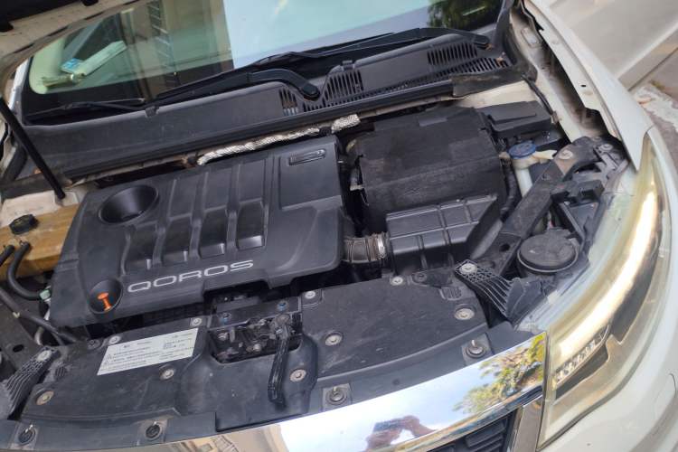Used Qoros 3 2014 Sedan 1.6T Automatic ZhiZhen Model Engine Bay Left