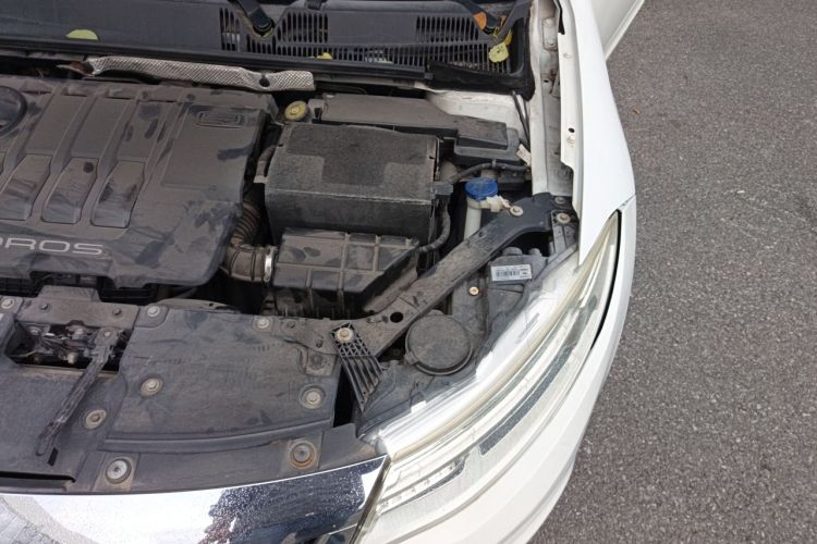 Used Qoros 3 2014 Sedan 1.6T Automatic ZhiZhen Model Engine Bay Left
