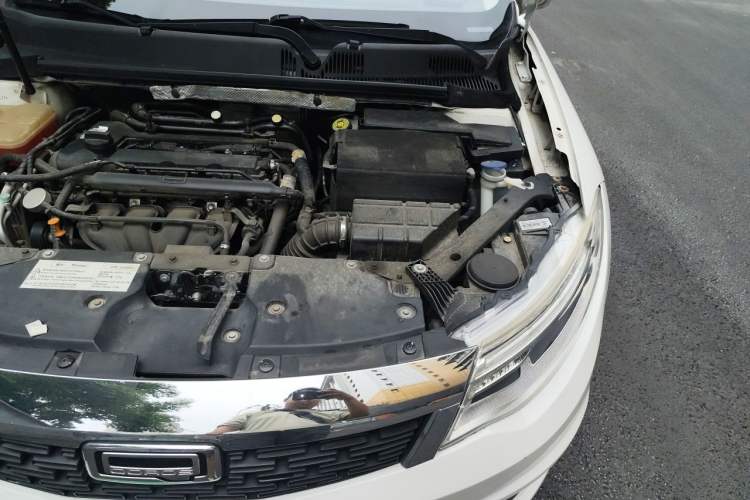 Used Qoros 3 2014 Hatchback 1.6L Automatic Zhiyue Enhanced Model Engine Bay Left
