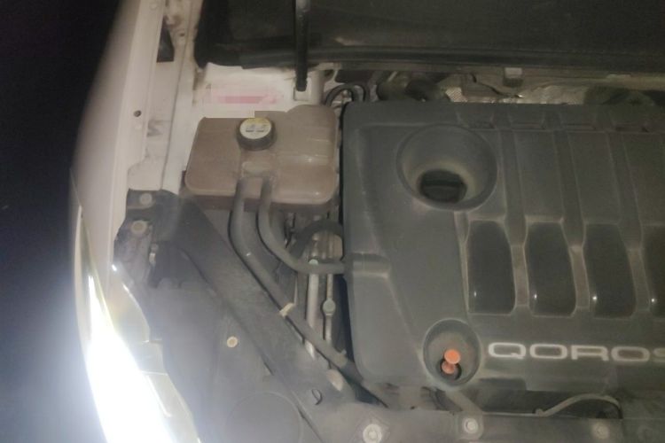 Used Qoros 3 2014 Hatchback 1.6L Automatic Zhiyue Model Engine Bay Right