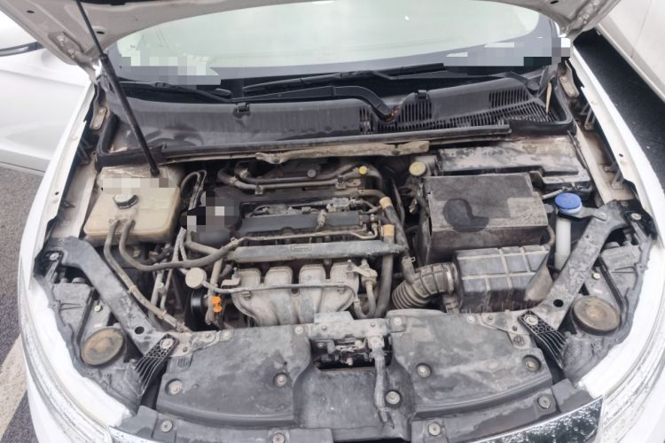 Used Qoros 3 2014 Sedan 1.6L Automatic Zhiyue Model Engine Bay