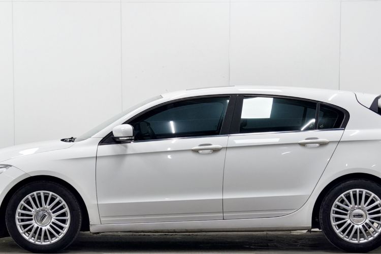 Used Qoros 3 2014 Hatchback 1.6T Automatic Zhiyue Enhanced Model Exterior 5