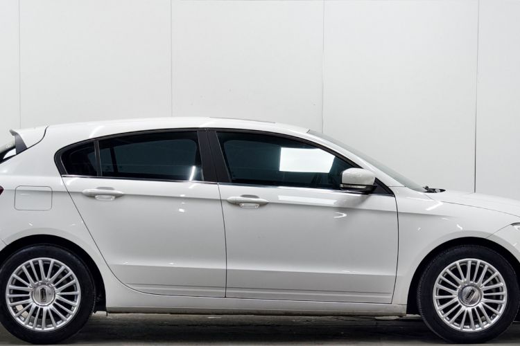 Used Qoros 3 2014 Hatchback 1.6T Automatic Zhiyue Enhanced Model Exterior 7