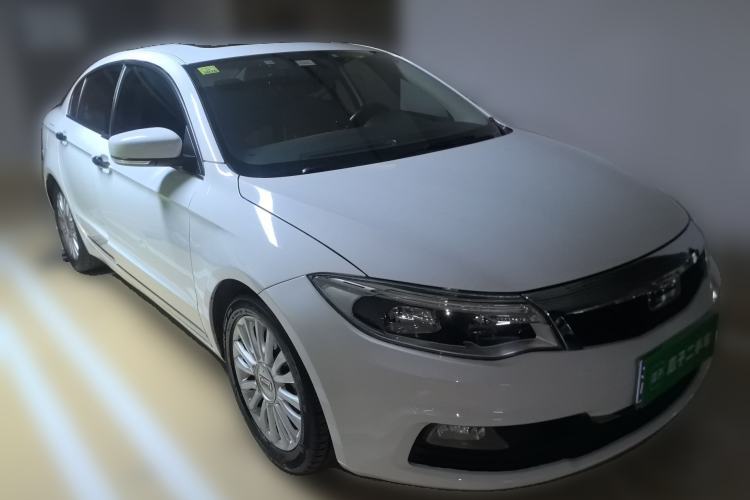 Used Qoros 3 2014 Sedan 1.6T Automatic ZhiZhen Model Front Right 45 Deg