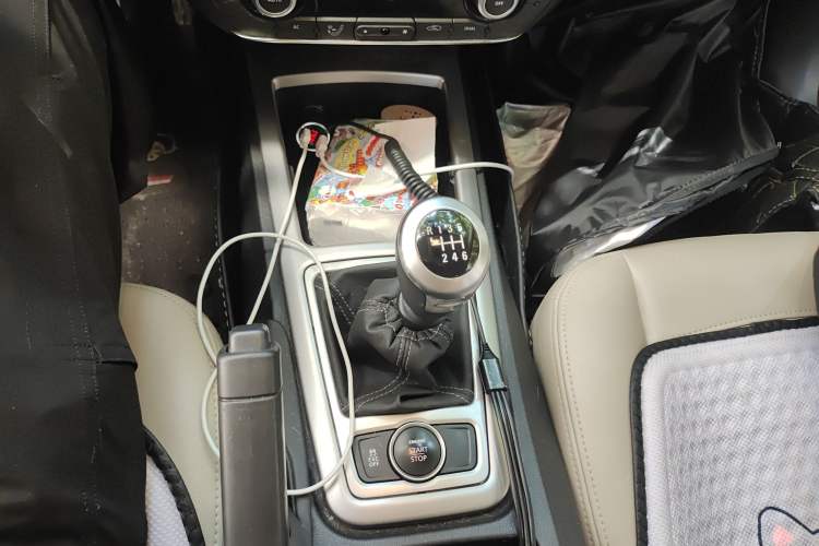 Used Qoros 3 2014 Sedan 1.6L Manual Zhixiang Model Gear Lever