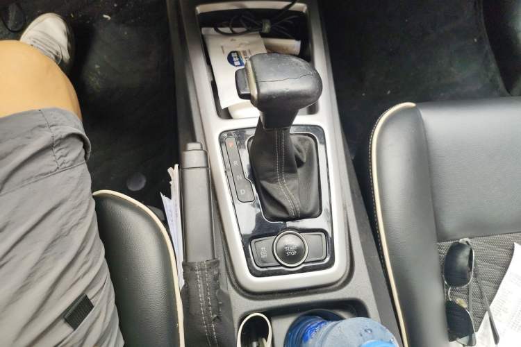 Used Qoros 3 2014 Hatchback 1.6L Automatic Zhiyue Enhanced Model Gear Lever