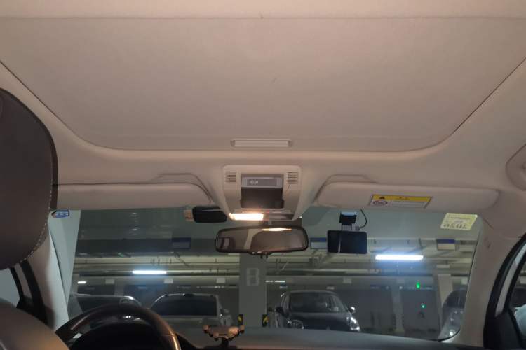 Used Qoros 3 2014 Sedan 1.6T Automatic ZhiZhen Model Headliner