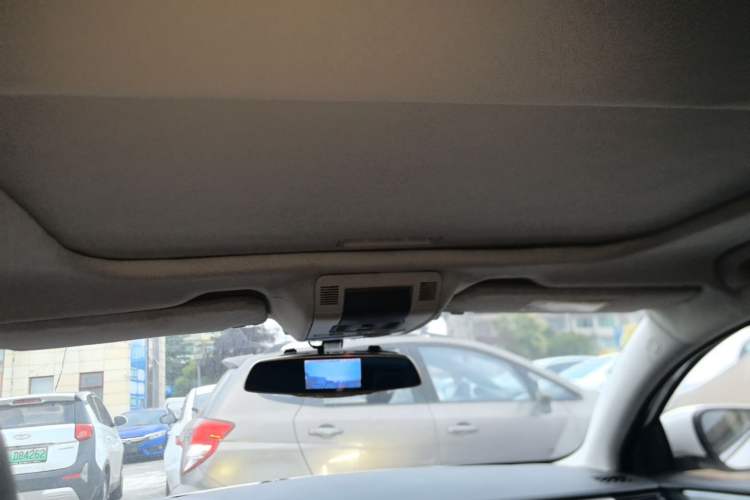 Used Qoros 3 2014 Sedan 1.6L Automatic Zhiyue Enhanced Model Headliner