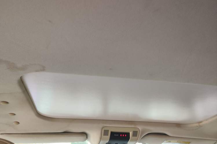 Used Qoros 3 2014 Sedan 1.6T Automatic ZhiZhen Model Headliner
