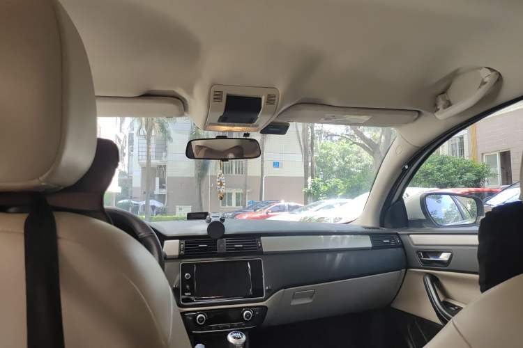 Used Qoros 3 2014 Sedan 1.6L Manual Zhixiang Model Headliner