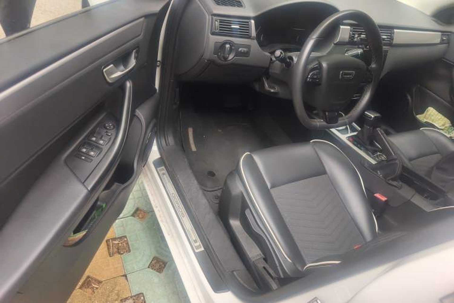 Used Qoros 3 2014 Hatchback 1.6L Automatic Zhiyue Model Interior 3