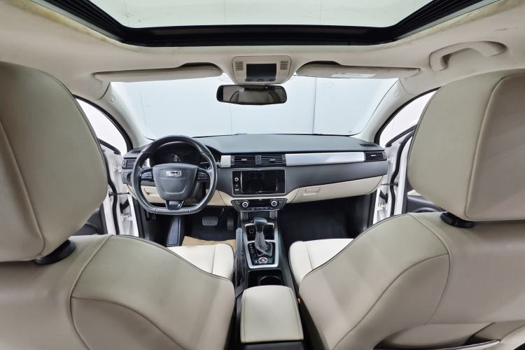 Used Qoros 3 2014 Hatchback 1.6T Automatic Zhiyue Enhanced Model Interior 3