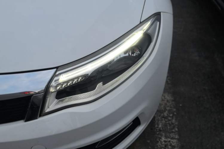 Used Qoros 3 2014 Sedan 1.6L Automatic Zhiyue Enhanced Model Left Front Headlight
