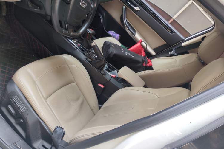 Used Qoros 3 2014 Sedan 1.6T Automatic ZhiZhen Model Left Front Seat