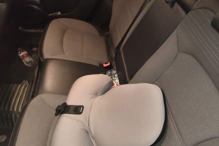 Used Qoros 3 2014 Hatchback 1.6L Automatic Zhiyue Enhanced Model Left Rear Seat
