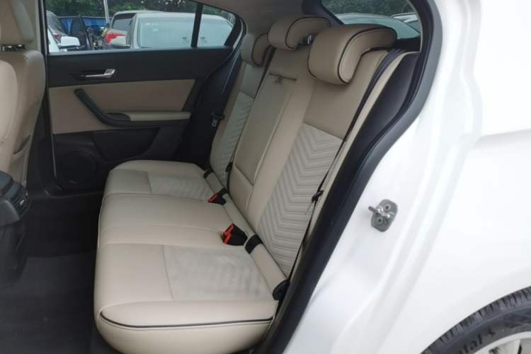 Used Qoros 3 2014 Hatchback 1.6T Automatic Zhiyue Enhanced Model Left Rear Seat