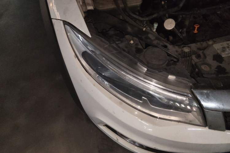 Used Qoros 3 2014 Hatchback 1.6L Automatic Zhiyue Enhanced Model Right Front Headlight