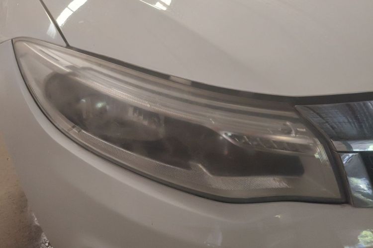 Used Qoros 3 2014 Sedan 1.6L Automatic Zhiyue Model Right Front Headlight