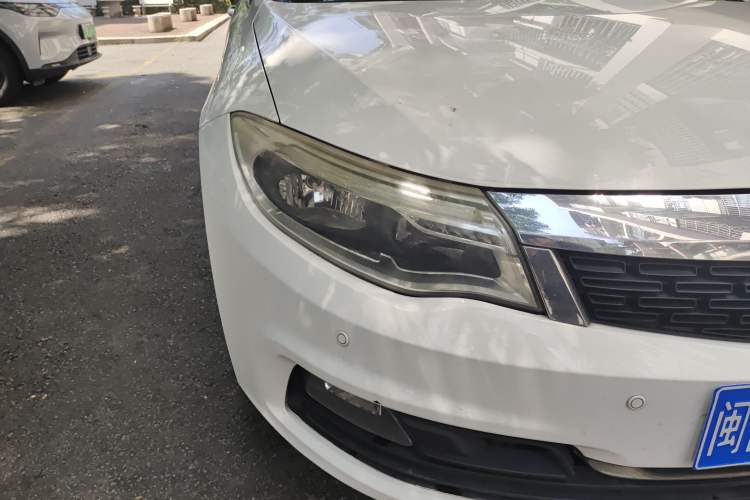 Used Qoros 3 2014 Sedan 1.6L Manual Zhixiang Model Right Front Headlight