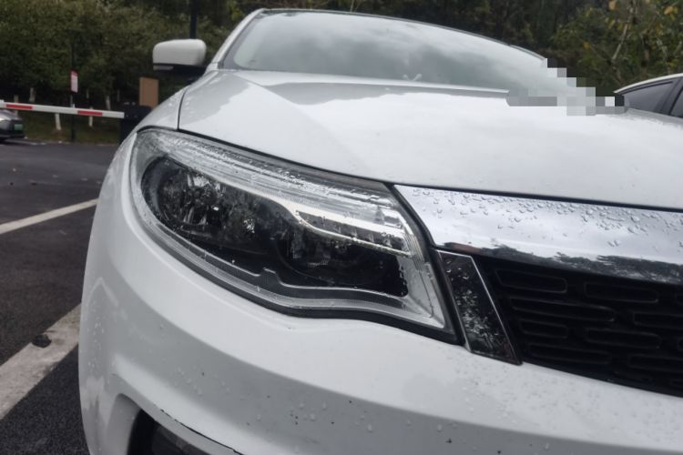 Used Qoros 3 2014 Sedan 1.6L Automatic Zhiyue Model Right Front Headlight