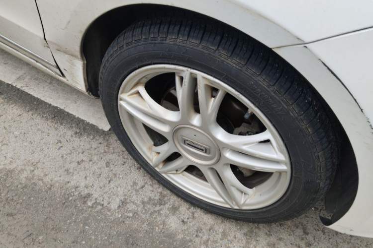 Used Qoros 3 2014 Hatchback 1.6T Automatic ZhiZhen Model Right Front Wheel Hub