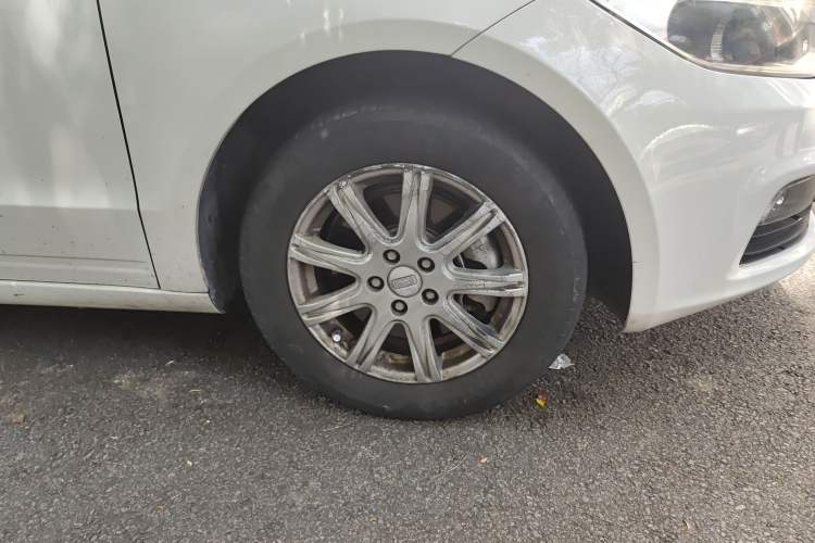 Used Qoros 3 2014 Sedan 1.6L Manual Zhixiang Model Right Front Wheel Hub