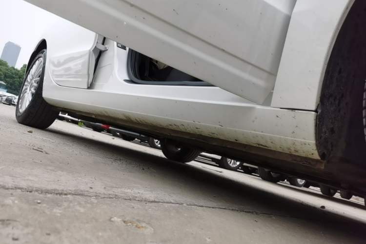 Used Qoros 3 2014 Hatchback 1.6T Automatic Zhiyue Enhanced Model Right Side Sill