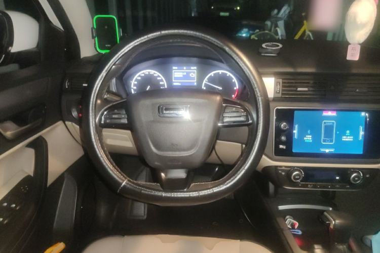 Used Qoros 3 2014 Hatchback 1.6L Automatic Zhiyue Model Steering Wheel