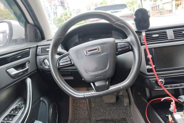 Used Qoros 3 2014 Hatchback 1.6T Automatic ZhiZhen Model Steering Wheel
