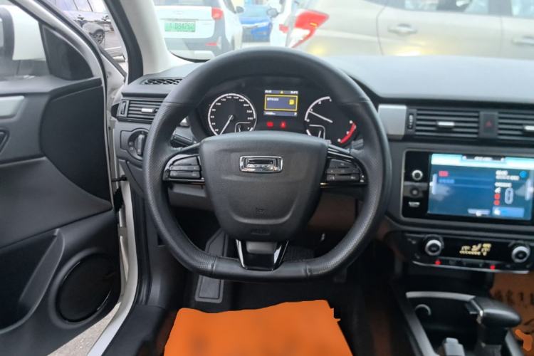 Used Qoros 3 2014 Sedan 1.6L Automatic Zhiyue Enhanced Model Steering Wheel