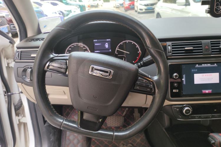 Used Qoros 3 2014 Sedan 1.6T Automatic ZhiZhen Model Steering Wheel