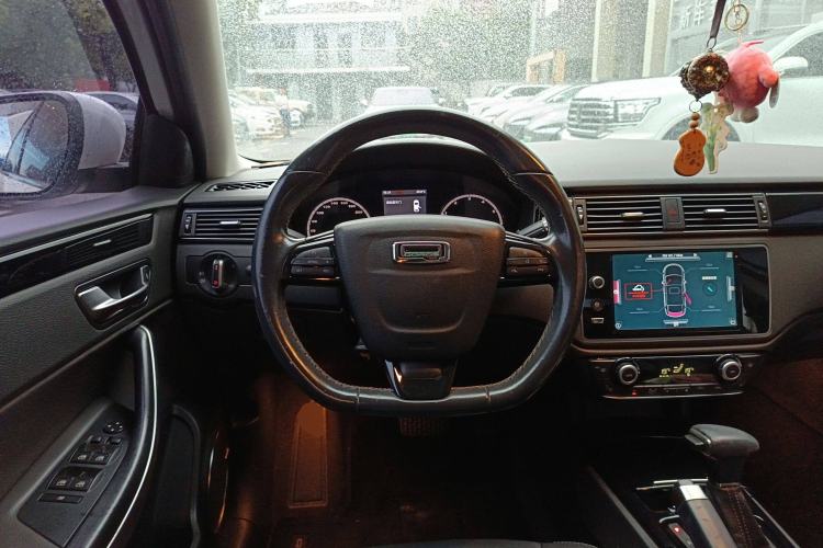 Used Qoros 3 2014 Sedan 1.6T Automatic ZhiZhen Model Steering Wheel