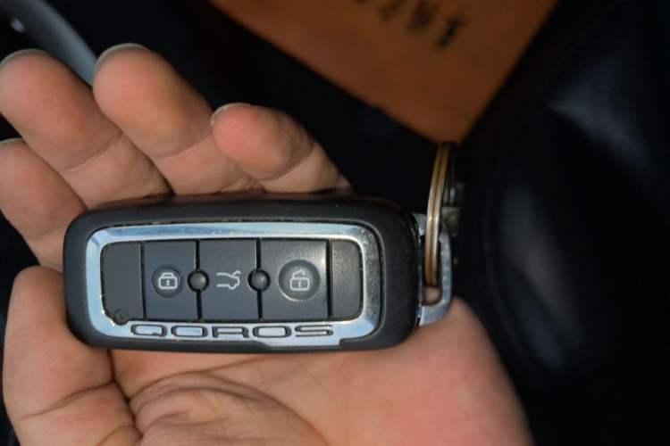 Used Qoros 3 2014 Sedan 1.6L Automatic Zhiyue Enhanced Model Vehicle Key