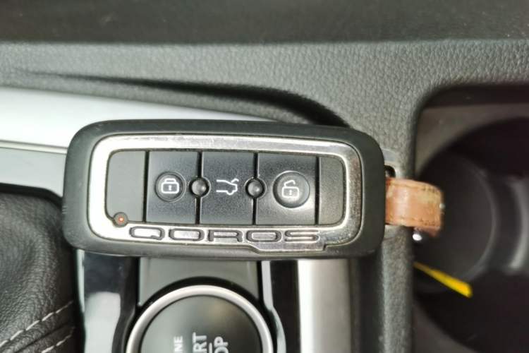 Used Qoros 3 2014 Hatchback 1.6T Automatic Zhiyue Enhanced Model Vehicle Key
