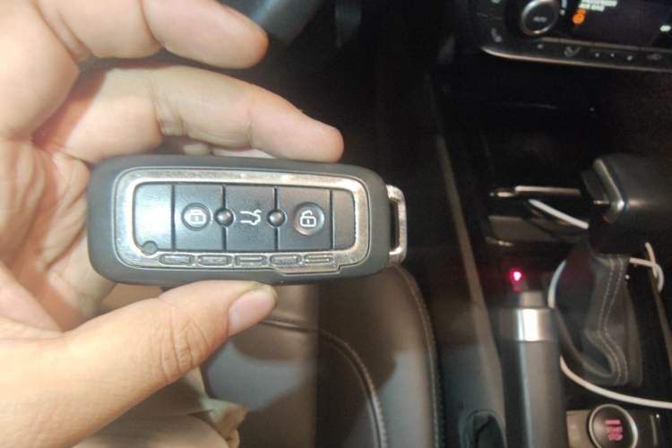 Used Qoros 3 2014 Sedan 1.6T Automatic ZhiZhen Model Vehicle Key