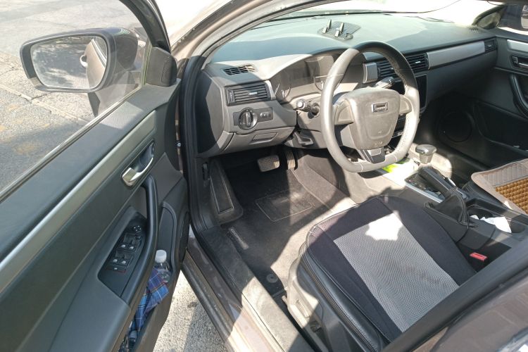 Used Qoros 3 2015 Sedan 1.6L Automatic ZhiXiang Model Driver Seat