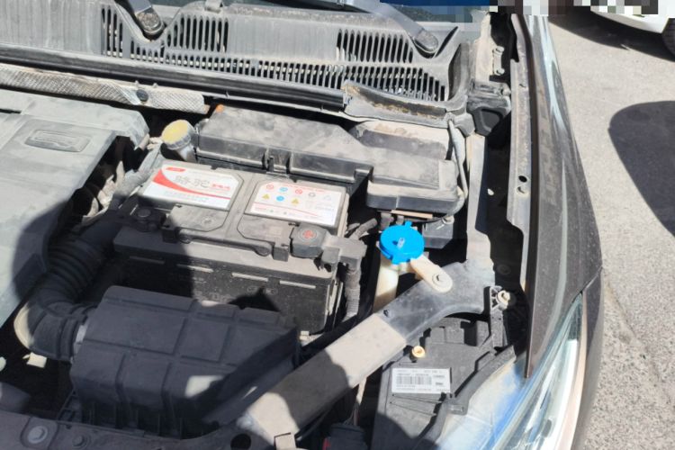 Used Qoros 3 2015 Sedan 1.6T Automatic ZhiZhen Enhanced Model Engine Bay Left
