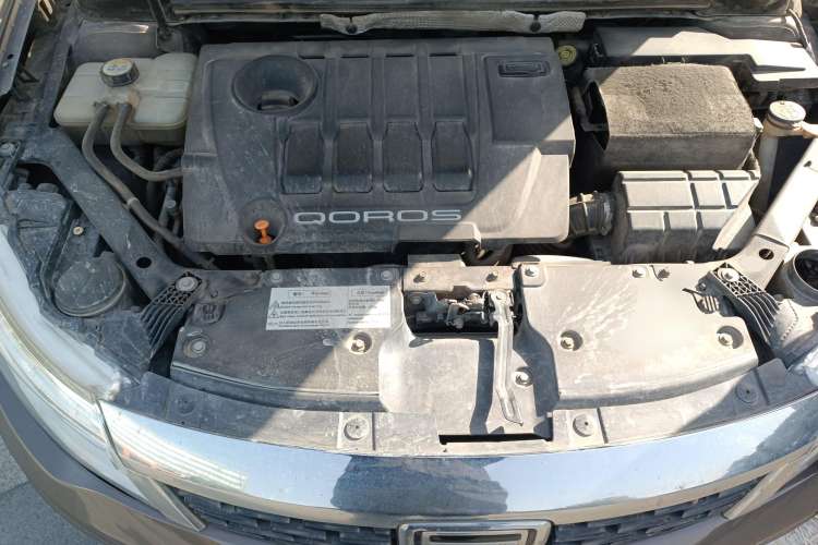 Used Qoros 3 2015 Sedan 1.6L Automatic ZhiXiang Model Engine Bay