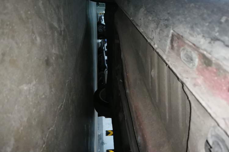 Used Qoros 3 2015 Urban SUV 1.6T Automatic ZhiKu Model Chassis Rear Right