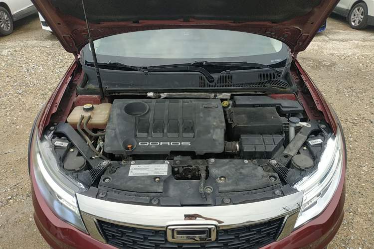 Used Qoros 3 2015 Urban SUV 1.6T Automatic ZhiKu Model Engine Bay