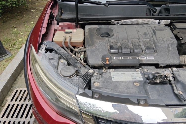 Used Qoros 3 2015 Urban SUV 1.6T Automatic ZhiKu Model Engine Bay Right