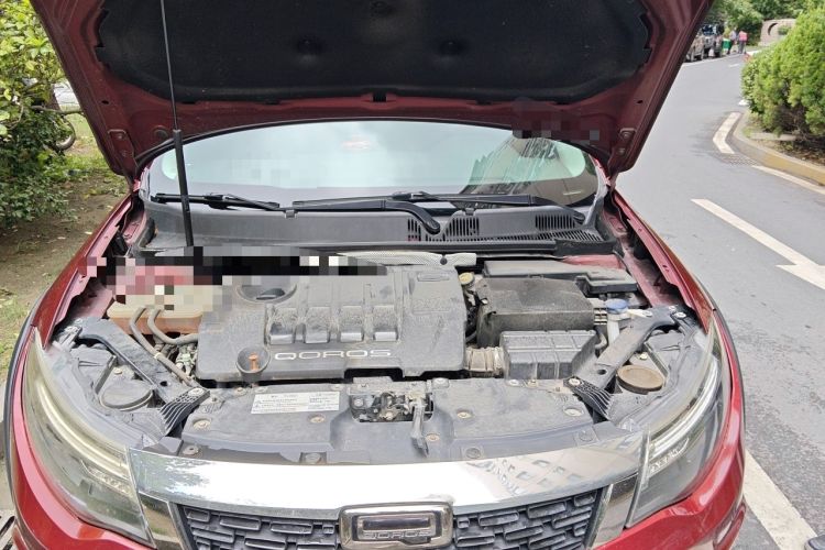 Used Qoros 3 2015 Urban SUV 1.6T Automatic ZhiKu Model Engine Bay