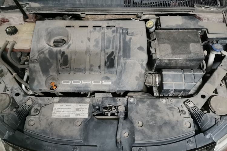 Used Qoros 3 2015 Urban SUV 1.6T Automatic ZhiKu Model Engine Bay