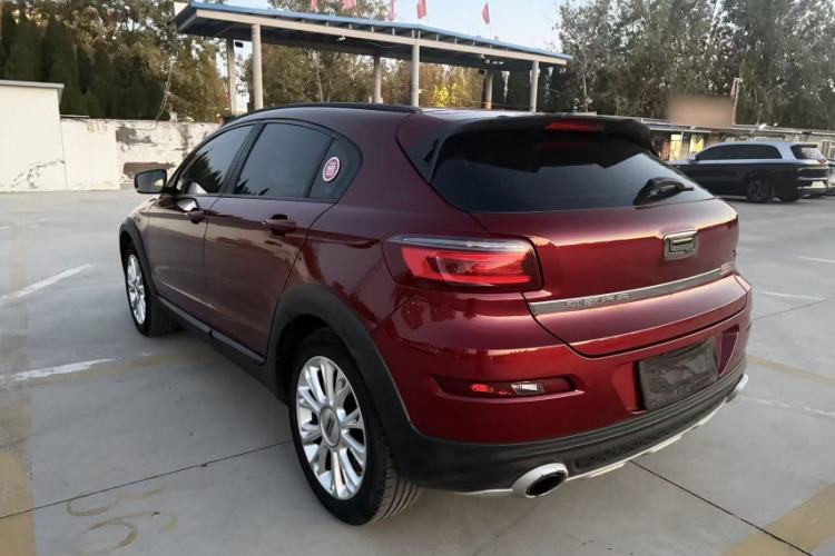 Used Qoros 3 2015 Urban SUV 1.6T Automatic ZhiKu Model Exterior 4