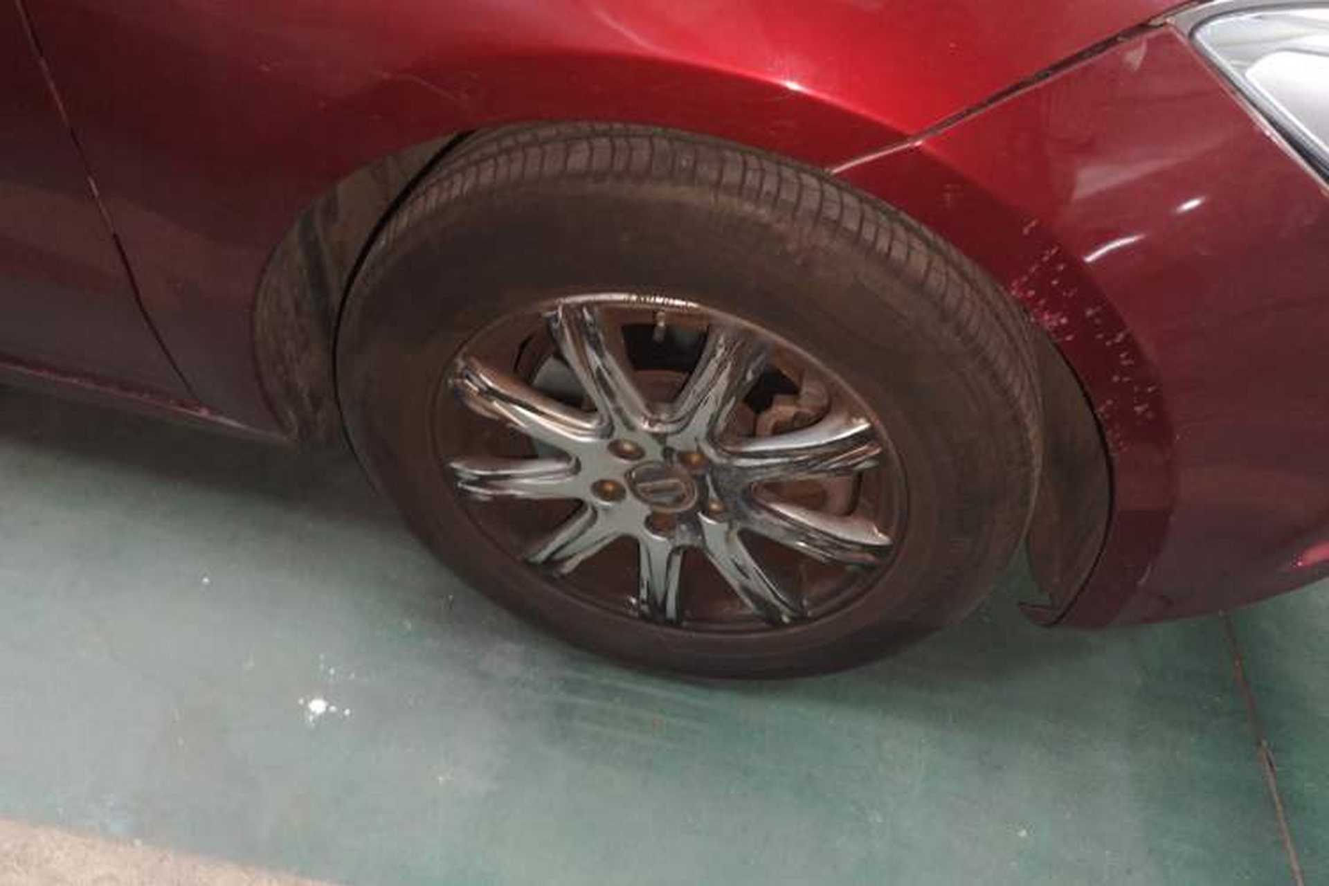 Used Qoros 3 2015 Hatchback 1.6L Automatic ZhiNeng Model Exterior 7