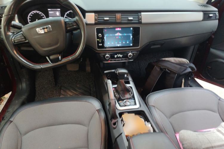 Used Qoros 3 2015 Urban SUV 1.6T Automatic ZhiKu Model Interior 2