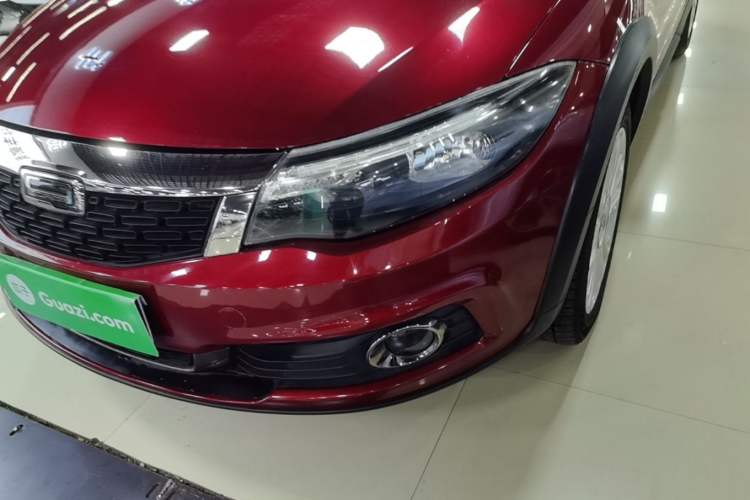 Used Qoros 3 2015 Urban SUV 1.6T Automatic ZhiKu Model Left Front Headlight