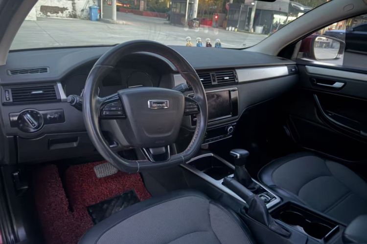 Used Qoros 3 2015 Urban SUV 1.6T Automatic ZhiKu Model Left Front Seat
